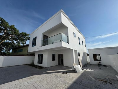 Executive 4-Bedroom Labone